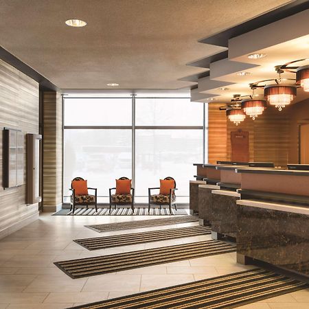Coast Edmonton Plaza Hotel By Apa Eksteriør billede
