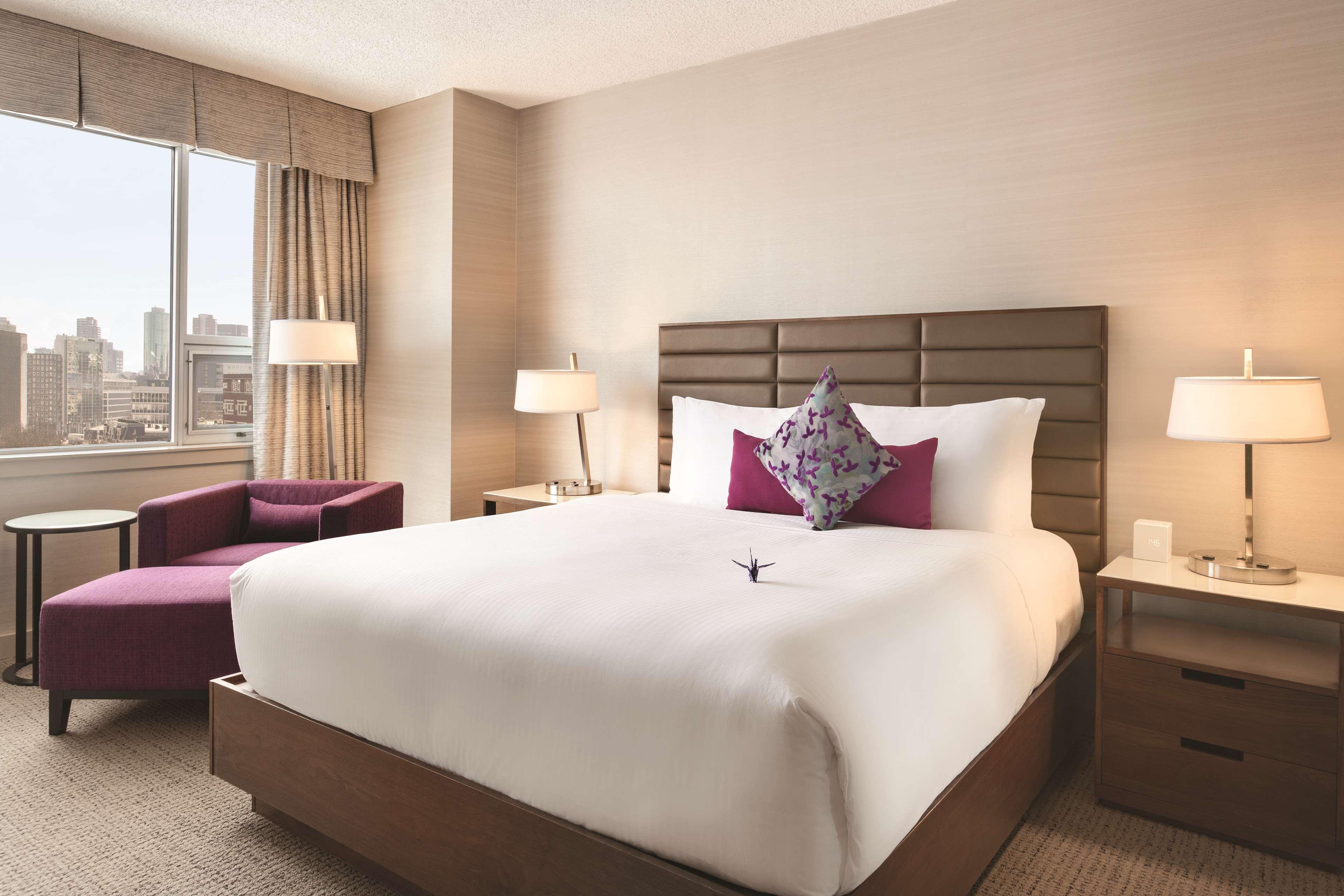 Coast Edmonton Plaza Hotel By Apa Eksteriør billede