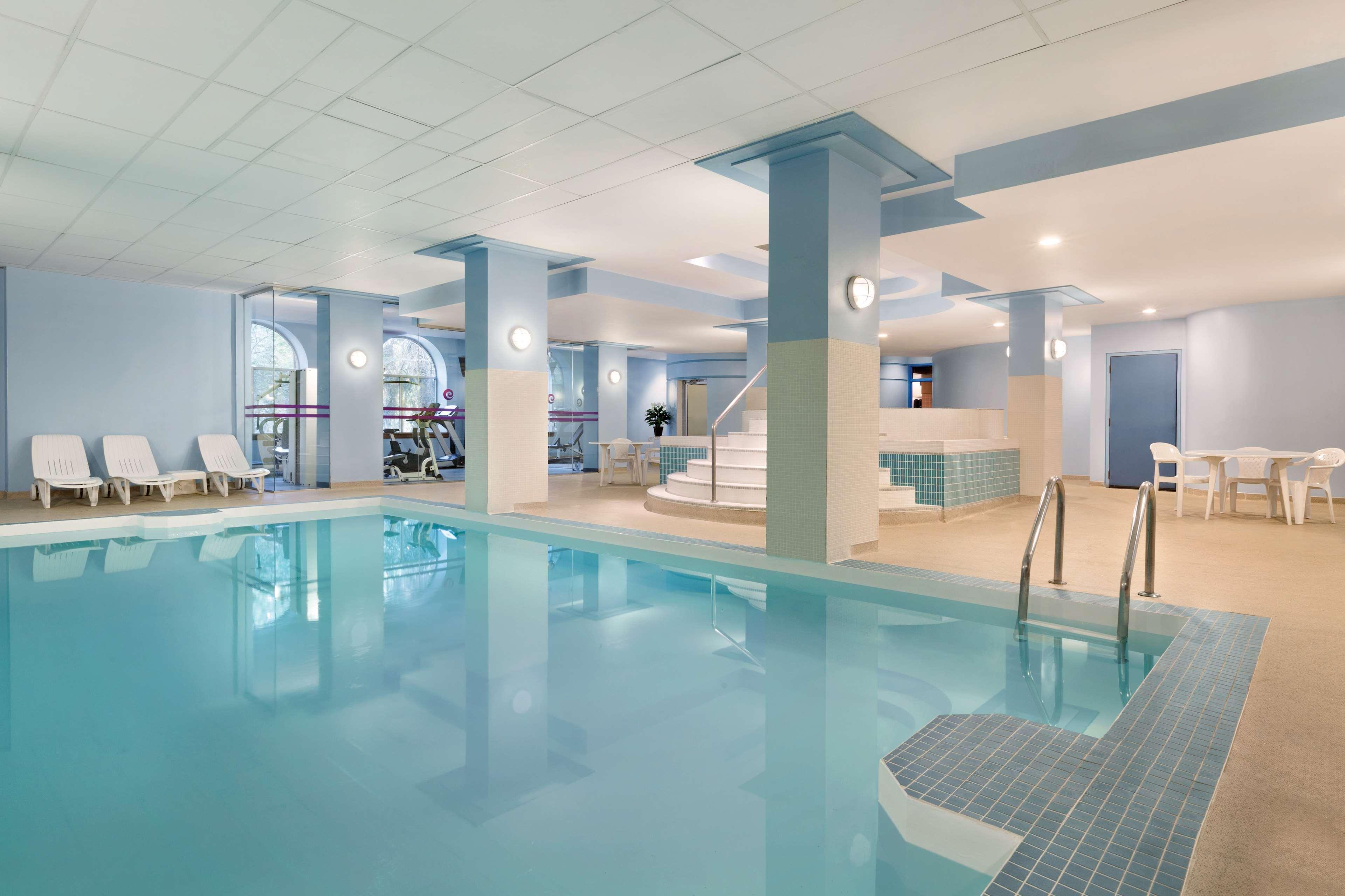 Coast Edmonton Plaza Hotel By Apa Eksteriør billede