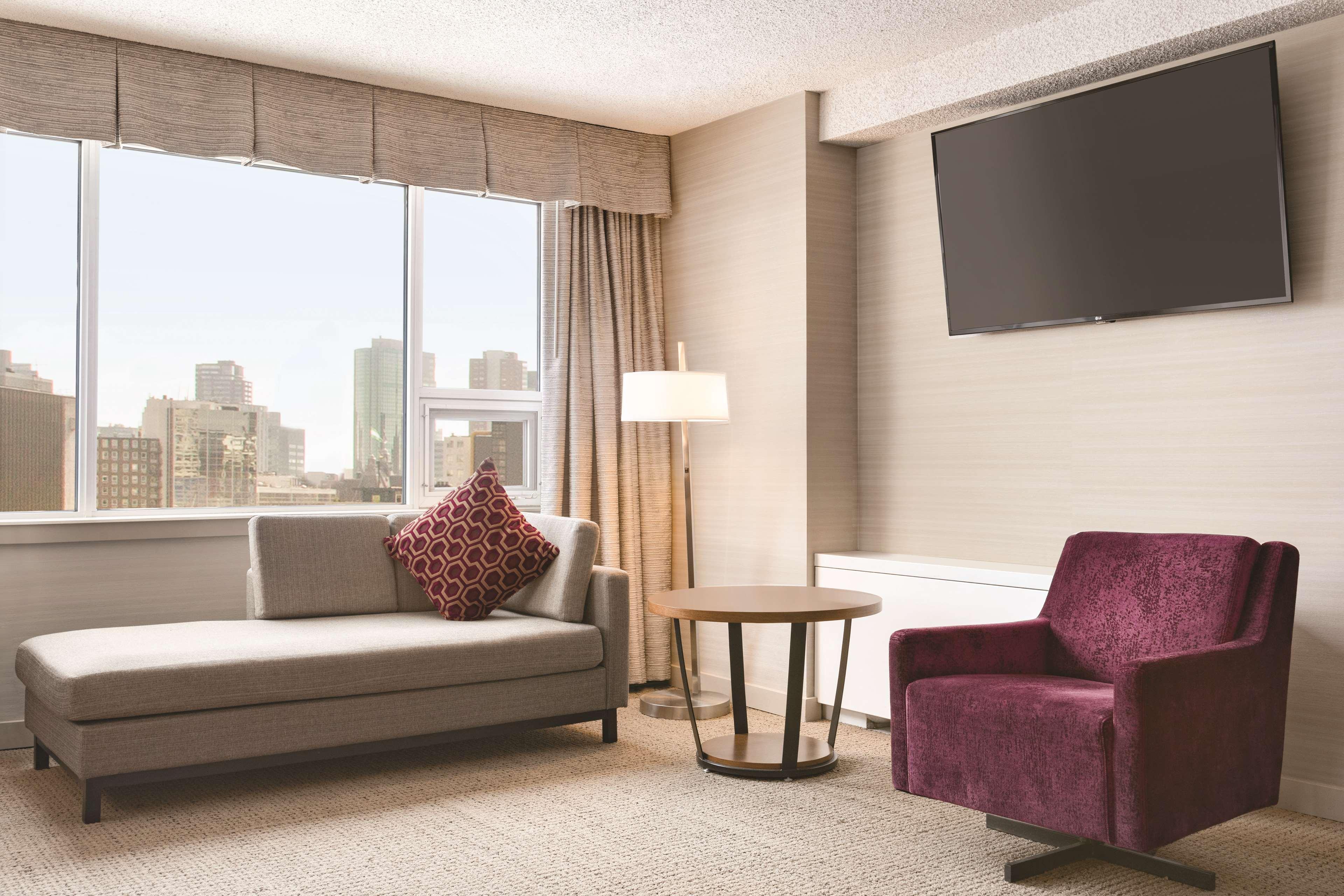Coast Edmonton Plaza Hotel By Apa Eksteriør billede