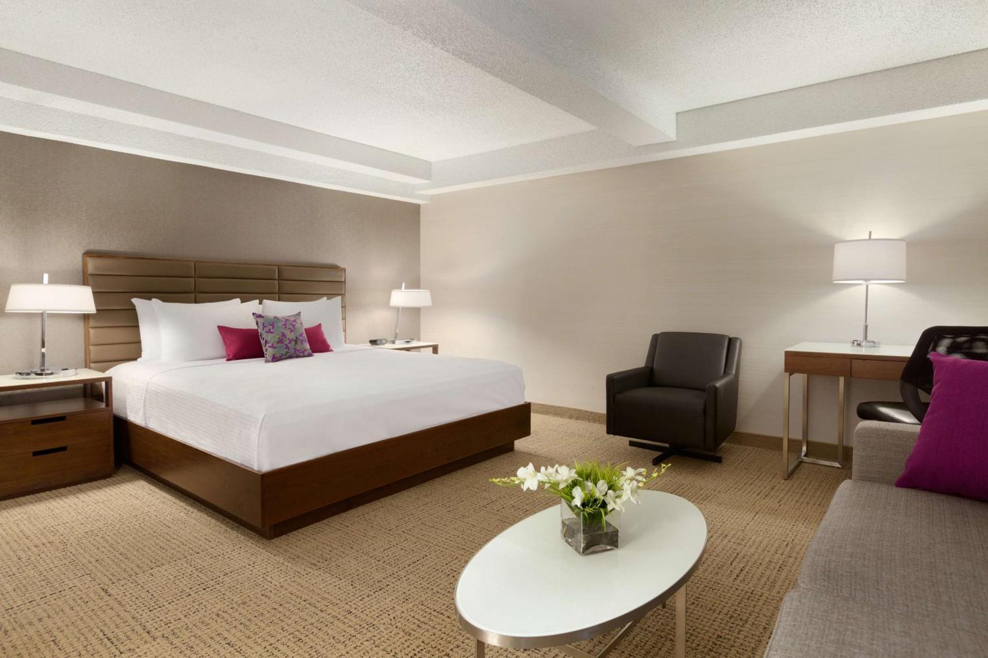 Coast Edmonton Plaza Hotel By Apa Eksteriør billede