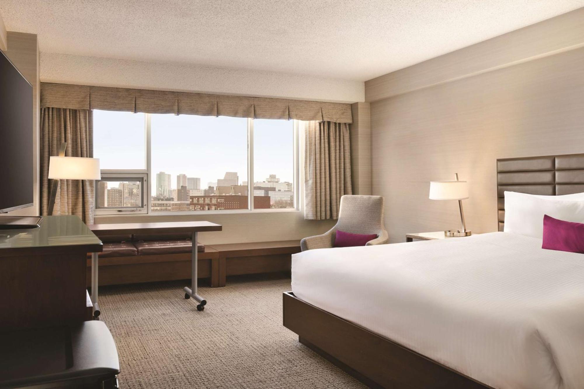 Coast Edmonton Plaza Hotel By Apa Eksteriør billede