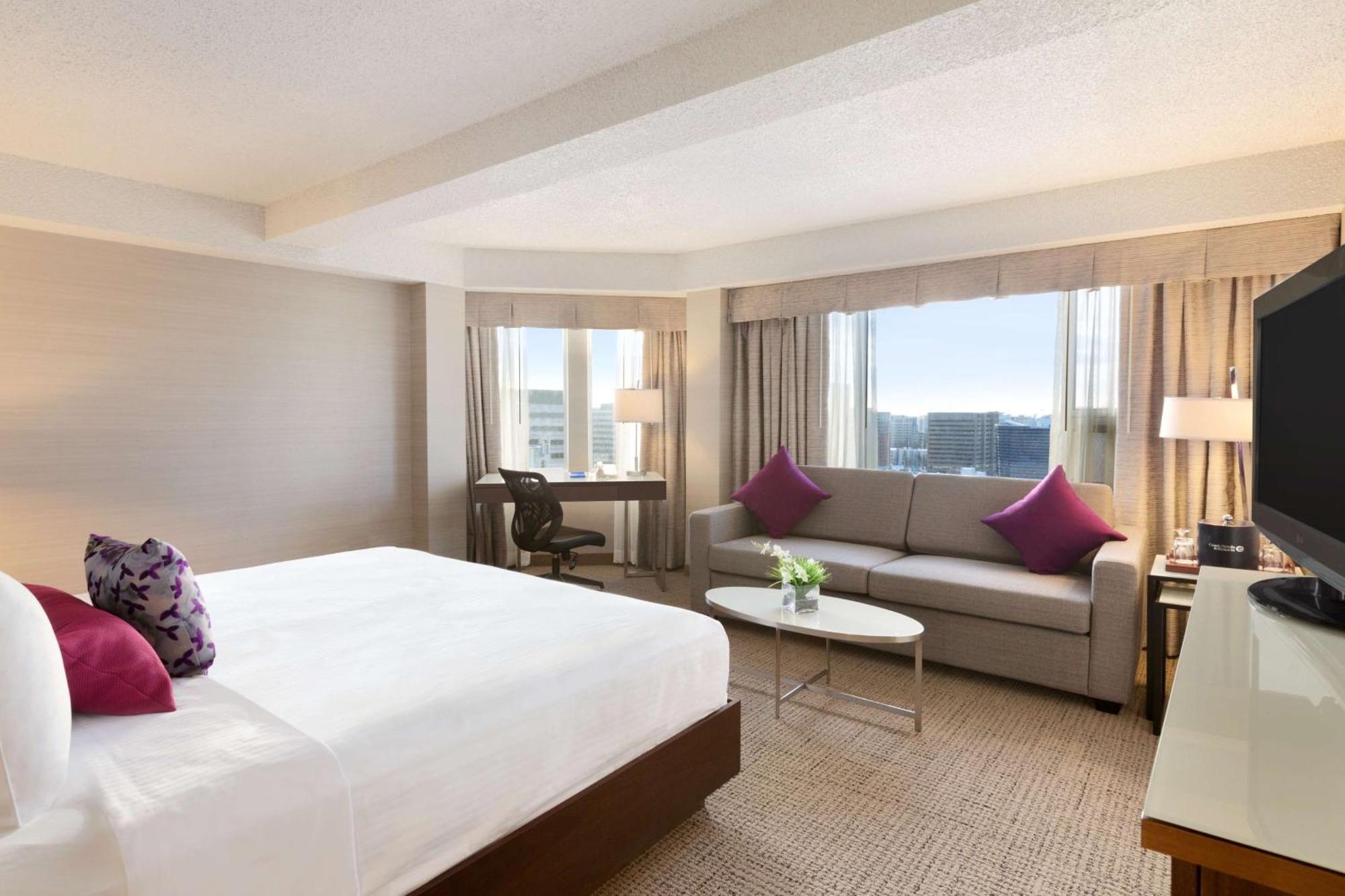 Coast Edmonton Plaza Hotel By Apa Eksteriør billede