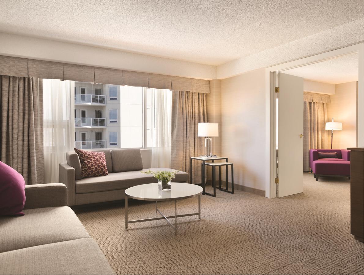 Coast Edmonton Plaza Hotel By Apa Eksteriør billede