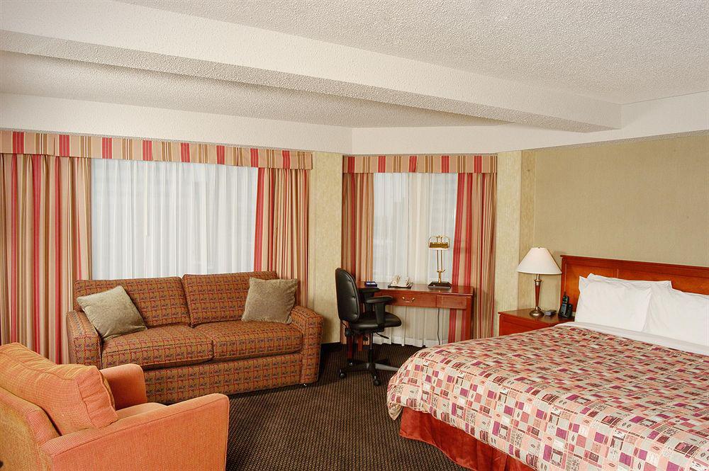 Coast Edmonton Plaza Hotel By Apa Værelse billede