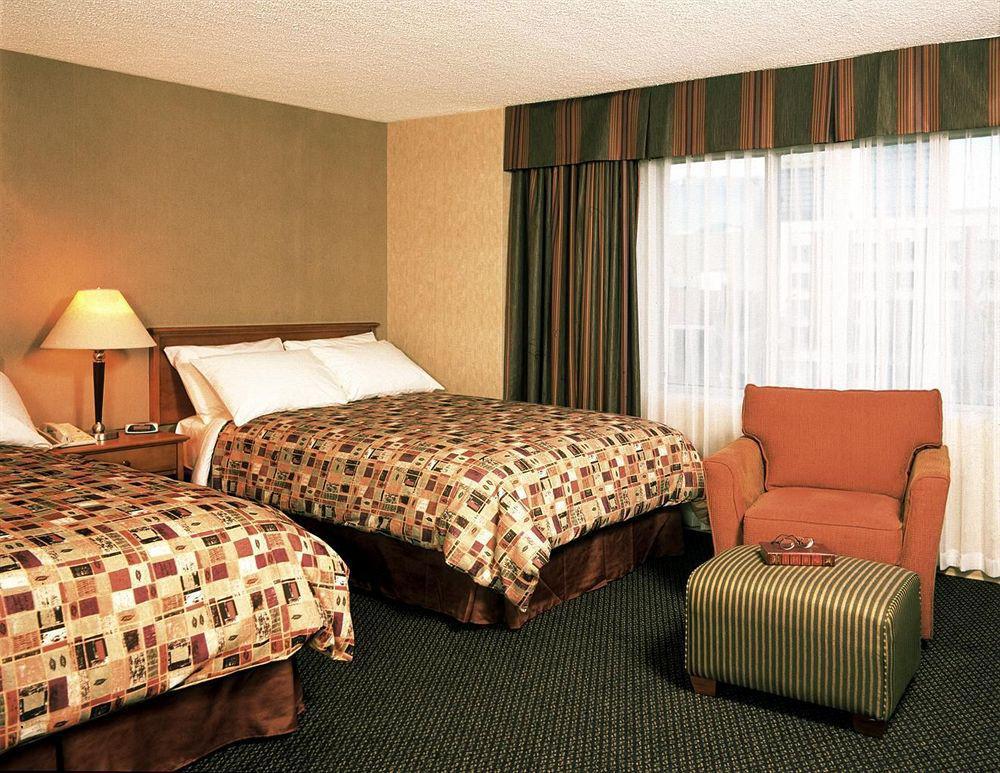 Coast Edmonton Plaza Hotel By Apa Eksteriør billede